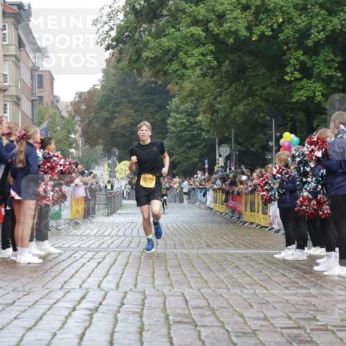 13.09.2026 - Kiel Lauf Yannick Fuchs http://msf.ph/oto/10276509 13.09.2026 08:49:28 Ziel 135, 6891 meine-sportfotos.de