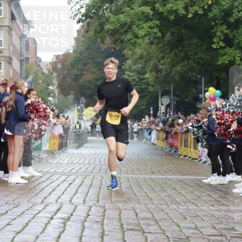 13.09.2026 - Kiel Lauf Yannick Fuchs http://msf.ph/oto/10276518 13.09.2026 08:49:30 Ziel 135, 6891, 10319 meine-sportfotos.de
