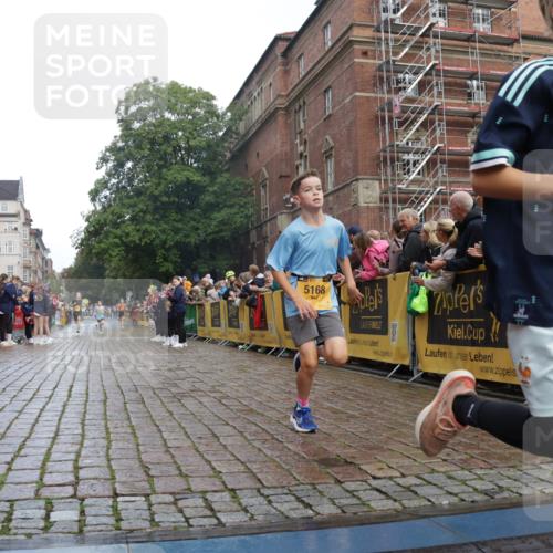 13.09.2026 - Kiel Lauf Yannick Fuchs http://msf.ph/oto/10276668 13.09.2026 08:49:46 Ziel 135, 6891, 10319, 2909, 5168, 5258 meine-sportfotos.de