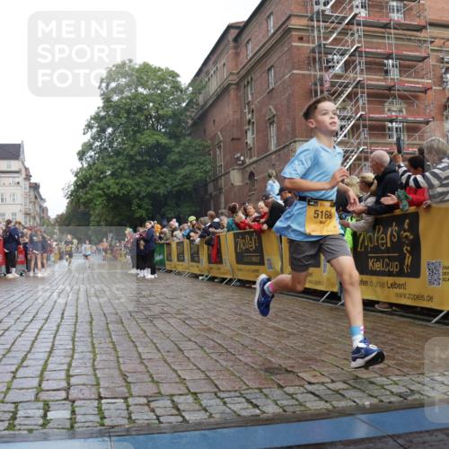 13.09.2026 - Kiel Lauf Yannick Fuchs http://msf.ph/oto/10276673 13.09.2026 08:49:46 Ziel 135, 6891, 10319, 2909, 5168, 5258 meine-sportfotos.de
