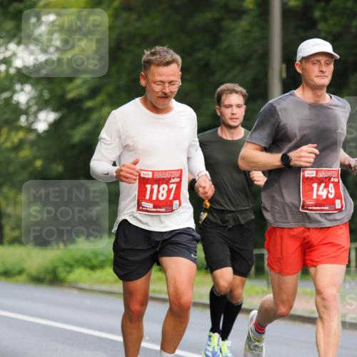 13.09.2026 - 21. swb-Marathon Bremen TobiasT http://msf.ph/oto/10276800 13.09.2026 11:29:34 Laufen 1187, 0027, 21, 25, 149, 27, 26 meine-sportfotos.de
