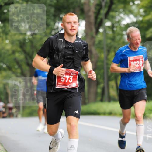13.09.2026 - 21. swb-Marathon Bremen TobiasT http://msf.ph/oto/10276835 13.09.2026 11:31:57 Laufen 573, 21, 1629 meine-sportfotos.de