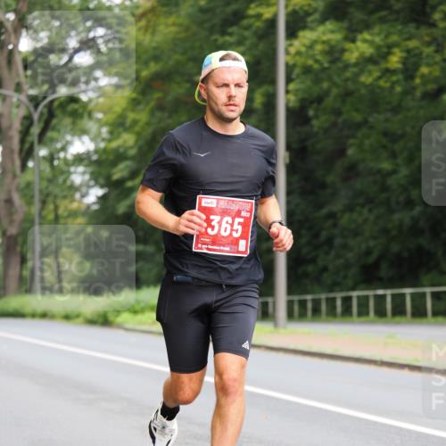 13.09.2026 - 21. swb-Marathon Bremen TobiasT http://msf.ph/oto/10276955 13.09.2026 11:36:28 Laufen 365, 21, 40 meine-sportfotos.de