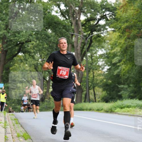 13.09.2026 - 21. swb-Marathon Bremen TobiasT http://msf.ph/oto/10277217 13.09.2026 11:38:57 Laufen 819 meine-sportfotos.de