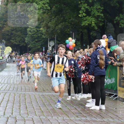 13.09.2026 - Kiel Lauf Yannick Fuchs http://msf.ph/oto/10277264 13.09.2026 08:50:23 Ziel 3167, 3487, 1710, 2909, 5168, 5258, 8786, 10319, 11542, 2443, 5792, 7511, 10359, 10319 meine-sportfotos.de