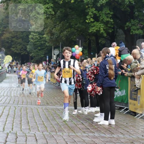 13.09.2026 - Kiel Lauf Yannick Fuchs http://msf.ph/oto/10277271 13.09.2026 08:50:23 Ziel 3167, 3487, 1710, 2909, 5168, 5258, 8786, 10319, 11542, 2443, 5792, 7511, 10359, 10319 meine-sportfotos.de