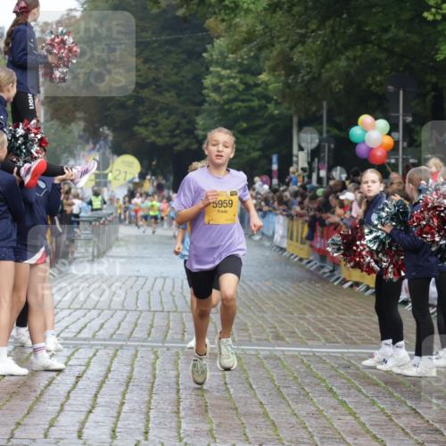 13.09.2026 - Kiel Lauf Yannick Fuchs http://msf.ph/oto/10277452 13.09.2026 08:50:33 Ziel 2443, 7511, 10359, 1710, 2909, 3167, 3487, 5168, 5258, 8786, 11542, 497, 2125, 3106, 5792, 5959, 9612, 10987 meine-sportfotos.de