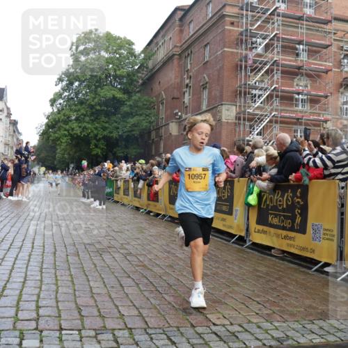 13.09.2026 - Kiel Lauf Yannick Fuchs http://msf.ph/oto/10277550 13.09.2026 08:50:38 Ziel 2443, 5792, 7511, 10359, 1710, 2909, 3167, 3487, 8786, 11542, 497, 2125, 3106, 5959, 9612, 10957, 10987, 2909, 5168, 5258 meine-sportfotos.de