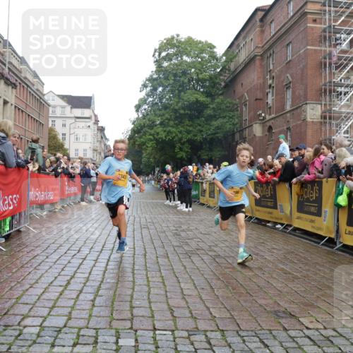 13.09.2026 - Kiel Lauf Yannick Fuchs http://msf.ph/oto/10277645 13.09.2026 08:50:42 Ziel 497, 2125, 2443, 3106, 5792, 7511, 9612, 10987, 1710, 3167, 3487, 8786, 10359, 11542, 496, 2343, 5959, 10957, 1710, 2909, 5168, 5258, 8786 meine-sportfotos.de