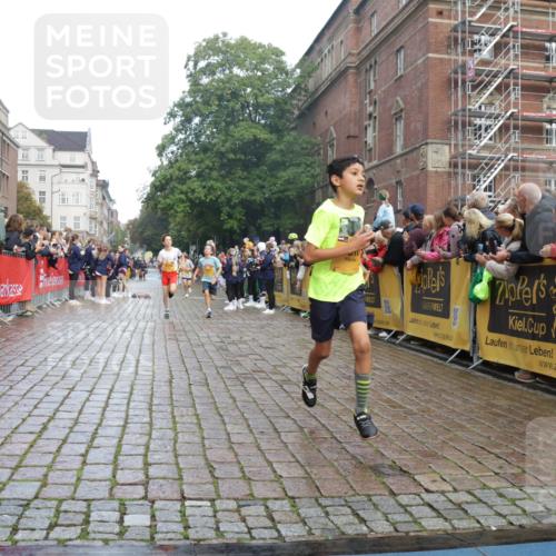 13.09.2026 - Kiel Lauf Yannick Fuchs http://msf.ph/oto/10277894 13.09.2026 08:50:57 Ziel 496, 2343, 5959, 10957, 10987, 497, 2125, 2443, 3106, 3487, 5792, 7511, 9612, 10359, 10987, 1238, 1724, 4159, 5010, 7033, 10463, 10970, 11688, 3167, 3487 meine-sportfotos.de