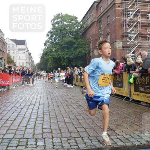13.09.2026 - Kiel Lauf Yannick Fuchs http://msf.ph/oto/10278076 13.09.2026 08:51:06 Ziel 496, 1724, 2343, 10970, 11688, 497, 2125, 2443, 3106, 5792, 5959, 7511, 9612, 10957, 10987, 444, 909, 1238, 3683, 4159, 4741, 5010, 5211, 7033, 8883, 10463, 7511, 10359 meine-sportfotos.de