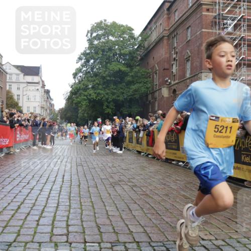 13.09.2026 - Kiel Lauf Yannick Fuchs http://msf.ph/oto/10278082 13.09.2026 08:51:06 Ziel 496, 1724, 2343, 10970, 11688, 497, 2125, 2443, 3106, 5792, 5959, 7511, 9612, 10957, 10987, 444, 909, 1238, 3683, 4159, 4741, 5010, 5211, 7033, 8883, 10463, 7511, 10359 meine-sportfotos.de