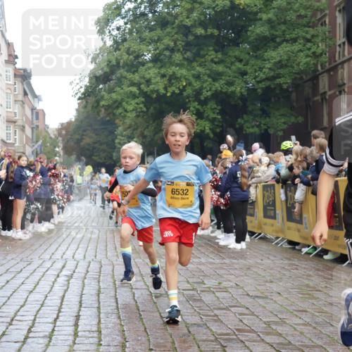 13.09.2026 - Kiel Lauf Yannick Fuchs http://msf.ph/oto/10278417 13.09.2026 08:51:23 Ziel 444, 909, 1238, 3683, 4159, 4741, 5010, 5211, 5439, 7033, 8657, 8883, 9379, 9929, 496, 1238, 1724, 2343, 5959, 10463, 10957, 10970, 11688, 1243, 3779, 3901, 5130, 5793, 5906, 5976, 6532, 6699, 7521, 8206, 8538, 11448, 12467, 497, 2125, 3106, 5792, 9612, 10987 meine-sportfotos.de