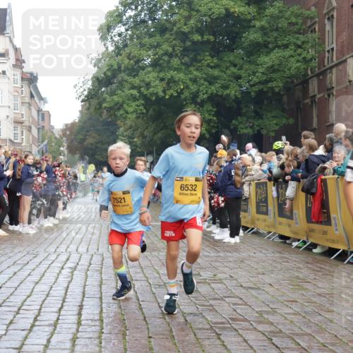 13.09.2026 - Kiel Lauf Yannick Fuchs http://msf.ph/oto/10278422 13.09.2026 08:51:23 Ziel 444, 909, 1238, 3683, 4159, 4741, 5010, 5211, 5439, 7033, 8657, 8883, 9379, 9929, 496, 1238, 1724, 2343, 5959, 10463, 10957, 10970, 11688, 1243, 3779, 3901, 5130, 5793, 5906, 5976, 6532, 6699, 7521, 8206, 8538, 11448, 12467, 497, 2125, 3106, 5792, 9612, 10987 meine-sportfotos.de