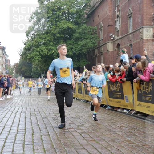 13.09.2026 - Kiel Lauf Yannick Fuchs http://msf.ph/oto/10278555 13.09.2026 08:51:30 Ziel 444, 909, 1243, 3683, 4741, 5211, 5439, 5793, 5906, 6699, 8206, 8657, 8883, 9379, 9929, 496, 909, 1238, 1724, 2343, 3683, 4159, 5010, 7033, 10463, 10970, 11688, 1210, 1572, 3779, 3901, 5130, 5169, 5580, 5976, 6532, 7521, 8538, 11448, 12102, 12467, 5959, 10957 meine-sportfotos.de