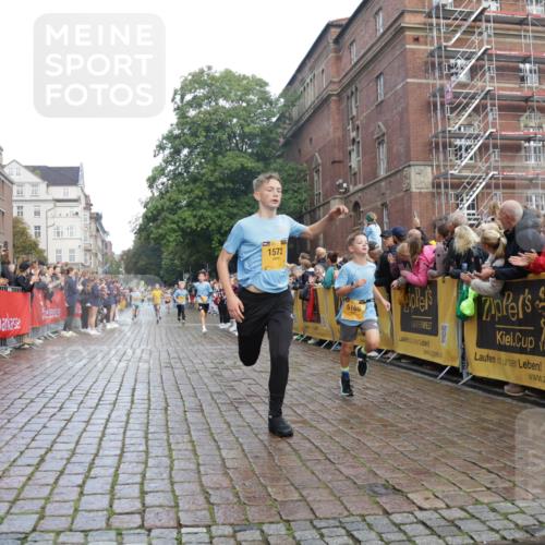 13.09.2026 - Kiel Lauf Yannick Fuchs http://msf.ph/oto/10278566 13.09.2026 08:51:30 Ziel 444, 909, 1243, 3683, 4741, 5211, 5439, 5793, 5906, 6699, 8206, 8657, 8883, 9379, 9929, 496, 909, 1238, 1724, 2343, 3683, 4159, 5010, 7033, 10463, 10970, 11688, 1210, 1572, 3779, 3901, 5130, 5169, 5580, 5976, 6532, 7521, 8538, 11448, 12102, 12467, 5959, 10957 meine-sportfotos.de