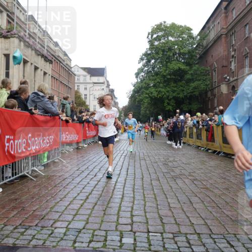 13.09.2026 - Kiel Lauf Yannick Fuchs http://msf.ph/oto/10278840 13.09.2026 08:51:47 Ziel 1210, 1572, 2020, 3779, 3901, 5130, 5169, 5580, 5976, 6532, 7521, 8538, 8543, 8700, 11448, 12102, 12467, 444, 909, 1238, 1243, 3683, 4159, 4741, 5010, 5211, 5439, 5793, 5906, 5976, 6699, 7033, 8206, 8657, 8883, 9379, 9929, 10463, 2015, 3392, 3538, 3557, 5810, 6205, 6372, 7171, 8736, 10826, 11608, 1238, 1724, 5010, 7033, 10463, 10970, 11688 meine-sportfotos.de