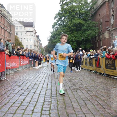 13.09.2026 - Kiel Lauf Yannick Fuchs http://msf.ph/oto/10278876 13.09.2026 08:51:49 Ziel 1210, 1572, 2020, 3779, 5169, 5580, 6532, 7171, 7521, 8538, 8543, 8700, 11448, 12102, 12467, 444, 909, 1243, 3683, 3779, 3901, 4159, 4741, 5010, 5130, 5211, 5439, 5793, 5906, 5976, 6699, 7033, 8206, 8538, 8657, 8883, 9379, 9929, 2015, 3392, 3538, 3557, 5810, 6205, 6372, 8477, 8736, 10826, 11608, 1238, 1724, 4159, 5010, 7033, 10463, 10970, 11688 meine-sportfotos.de