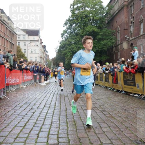 13.09.2026 - Kiel Lauf Yannick Fuchs http://msf.ph/oto/10278887 13.09.2026 08:51:49 Ziel 1210, 1572, 2020, 3779, 5169, 5580, 6532, 7171, 7521, 8538, 8543, 8700, 11448, 12102, 12467, 444, 909, 1243, 3683, 3779, 3901, 4159, 4741, 5010, 5130, 5211, 5439, 5793, 5906, 5976, 6699, 7033, 8206, 8538, 8657, 8883, 9379, 9929, 2015, 3392, 3538, 3557, 5810, 6205, 6372, 8477, 8736, 10826, 11608, 1238, 1724, 4159, 5010, 7033, 10463, 10970, 11688 meine-sportfotos.de