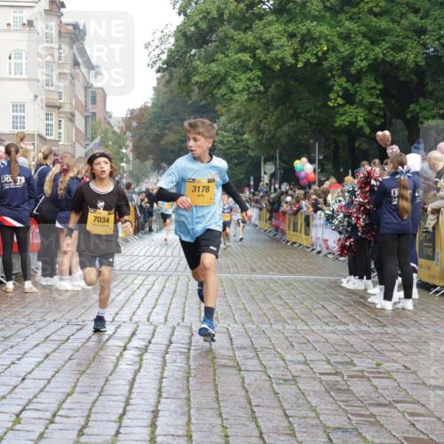 13.09.2026 - Kiel Lauf Yannick Fuchs http://msf.ph/oto/10278931 13.09.2026 08:51:52 Ziel 1210, 1572, 2020, 5169, 5580, 6205, 7171, 8543, 8700, 11448, 12102, 12467, 444, 909, 1243, 3683, 3779, 3901, 4741, 5130, 5211, 5439, 5793, 5906, 5976, 6532, 6699, 7521, 8206, 8538, 8657, 8883, 9379, 9929, 12467, 2015, 3178, 3392, 3538, 3557, 5810, 6372, 7034, 8477, 8736, 10826, 11608, 909, 1238, 3683, 4159, 5010, 7033, 10463, 11688 meine-sportfotos.de