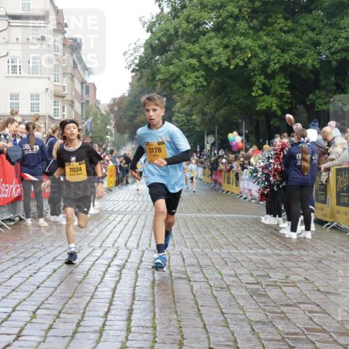 13.09.2026 - Kiel Lauf Yannick Fuchs http://msf.ph/oto/10278941 13.09.2026 08:51:52 Ziel 1210, 1572, 2020, 5169, 5580, 6205, 7171, 8543, 8700, 11448, 12102, 12467, 444, 909, 1243, 3683, 3779, 3901, 4741, 5130, 5211, 5439, 5793, 5906, 5976, 6532, 6699, 7521, 8206, 8538, 8657, 8883, 9379, 9929, 12467, 2015, 3178, 3392, 3538, 3557, 5810, 6372, 7034, 8477, 8736, 10826, 11608, 909, 1238, 3683, 4159, 5010, 7033, 10463, 11688 meine-sportfotos.de