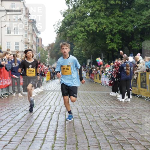 13.09.2026 - Kiel Lauf Yannick Fuchs http://msf.ph/oto/10278944 13.09.2026 08:51:52 Ziel 1210, 1572, 2020, 5169, 5580, 6205, 7171, 8543, 8700, 11448, 12102, 12467, 444, 909, 1243, 3683, 3779, 3901, 4741, 5130, 5211, 5439, 5793, 5906, 5976, 6532, 6699, 7521, 8206, 8538, 8657, 8883, 9379, 9929, 12467, 2015, 3178, 3392, 3538, 3557, 5810, 6372, 7034, 8477, 8736, 10826, 11608, 909, 1238, 3683, 4159, 5010, 7033, 10463, 11688 meine-sportfotos.de