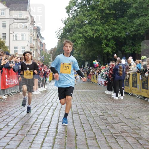 13.09.2026 - Kiel Lauf Yannick Fuchs http://msf.ph/oto/10278955 13.09.2026 08:51:53 Ziel 1210, 1572, 2020, 5169, 5580, 6205, 7171, 8543, 8700, 11448, 12102, 444, 909, 1243, 3683, 3779, 3901, 4741, 5130, 5211, 5439, 5793, 5906, 5976, 6532, 6699, 7521, 8206, 8538, 8657, 8883, 9379, 9929, 11448, 12467, 2015, 3178, 3392, 3538, 3557, 5810, 6372, 7034, 8477, 8736, 10826, 11608, 909, 1238, 3683, 4159, 4741, 5010, 7033, 10463, 11688 meine-sportfotos.de