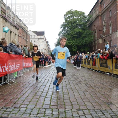13.09.2026 - Kiel Lauf Yannick Fuchs http://msf.ph/oto/10278983 13.09.2026 08:51:53 Ziel 1210, 1572, 2020, 5169, 5580, 6205, 7171, 8543, 8700, 11448, 12102, 444, 909, 1243, 3683, 3779, 3901, 4741, 5130, 5211, 5439, 5793, 5906, 5976, 6532, 6699, 7521, 8206, 8538, 8657, 8883, 9379, 9929, 11448, 12467, 2015, 3178, 3392, 3538, 3557, 5810, 6372, 7034, 8477, 8736, 10826, 11608, 909, 1238, 3683, 4159, 4741, 5010, 7033, 10463, 11688 meine-sportfotos.de