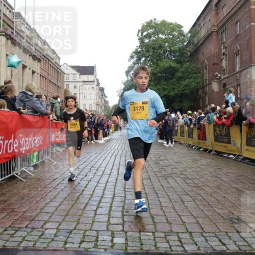 13.09.2026 - Kiel Lauf Yannick Fuchs http://msf.ph/oto/10278990 13.09.2026 08:51:54 Ziel 1210, 1572, 2020, 5169, 5580, 6205, 7171, 8543, 8700, 12102, 444, 909, 1243, 3683, 3779, 3901, 4741, 5130, 5211, 5439, 5580, 5793, 5906, 5976, 6532, 6699, 7521, 8206, 8538, 8657, 8883, 9379, 9929, 11448, 12467, 2015, 3178, 3392, 3538, 3557, 5810, 6372, 7034, 8477, 8736, 10826, 11608, 909, 1238, 3683, 4159, 4741, 5010, 5211, 7033, 10463 meine-sportfotos.de