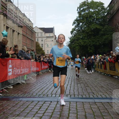 13.09.2026 - Kiel Lauf Yannick Fuchs http://msf.ph/oto/10279123 13.09.2026 08:52:05 Ziel 2015, 3178, 3392, 3538, 3557, 5810, 6205, 6372, 8477, 8736, 10826, 11608, 1210, 1243, 1572, 2020, 3779, 3901, 5130, 5169, 5580, 5793, 5906, 5976, 6205, 6532, 7171, 7521, 8206, 8538, 8543, 8700, 11448, 12102, 12467, 1647, 1809, 3871, 6517, 6937, 7034, 9381, 10102, 11752, 444, 1243, 5439, 5906, 6699, 8206, 8657, 8883, 9379, 9929 meine-sportfotos.de