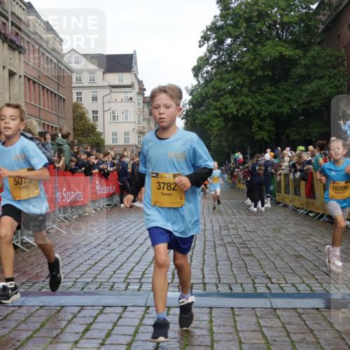 13.09.2026 - Kiel Lauf Yannick Fuchs http://msf.ph/oto/10279247 13.09.2026 08:52:15 Ziel 2015, 3178, 3871, 6937, 7034, 8477, 8736, 10102, 10826, 11752, 1210, 1572, 2020, 3392, 3538, 3557, 5169, 5580, 5810, 6205, 6372, 6532, 7171, 7521, 8543, 8700, 11448, 11608, 12102, 12467, 1647, 1809, 3782, 5075, 6517, 7881, 9381, 10396, 10779, 1243, 3779, 3901, 5130, 5793, 5976, 6532, 7521, 8538, 11448, 12467 meine-sportfotos.de