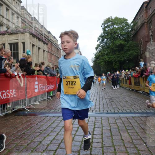 13.09.2026 - Kiel Lauf Yannick Fuchs http://msf.ph/oto/10279252 13.09.2026 08:52:15 Ziel 2015, 3178, 3871, 6937, 7034, 8477, 8736, 10102, 10826, 11752, 1210, 1572, 2020, 3392, 3538, 3557, 5169, 5580, 5810, 6205, 6372, 6532, 7171, 7521, 8543, 8700, 11448, 11608, 12102, 12467, 1647, 1809, 3782, 5075, 6517, 7881, 9381, 10396, 10779, 1243, 3779, 3901, 5130, 5793, 5976, 6532, 7521, 8538, 11448, 12467 meine-sportfotos.de
