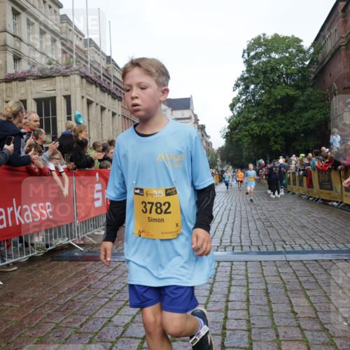 13.09.2026 - Kiel Lauf Yannick Fuchs http://msf.ph/oto/10279256 13.09.2026 08:52:15 Ziel 2015, 3178, 3871, 6937, 7034, 8477, 8736, 10102, 10826, 11752, 1210, 1572, 2020, 3392, 3538, 3557, 5169, 5580, 5810, 6205, 6372, 6532, 7171, 7521, 8543, 8700, 11448, 11608, 12102, 12467, 1647, 1809, 3782, 5075, 6517, 7881, 9381, 10396, 10779, 1243, 3779, 3901, 5130, 5793, 5976, 6532, 7521, 8538, 11448, 12467 meine-sportfotos.de