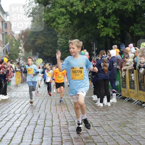 13.09.2026 - Kiel Lauf Yannick Fuchs http://msf.ph/oto/10279274 13.09.2026 08:52:17 Ziel 1647, 1809, 2015, 3178, 3871, 6937, 7034, 8477, 8736, 9381, 10102, 11752, 1210, 1572, 2015, 2020, 3392, 3538, 3557, 5169, 5580, 5810, 6205, 6372, 7171, 8543, 8700, 8736, 10826, 11448, 11608, 12102, 12467, 2613, 3782, 5075, 6517, 7881, 10396, 10779, 12460, 1210, 3779, 3901, 5130, 5580, 5793, 5976, 6532, 7521, 8538, 11448, 12467 meine-sportfotos.de