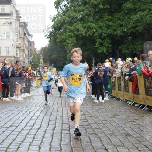 13.09.2026 - Kiel Lauf Yannick Fuchs http://msf.ph/oto/10279279 13.09.2026 08:52:18 Ziel 1647, 1809, 3178, 3871, 6937, 7034, 8477, 9381, 10102, 11752, 1210, 1572, 2015, 2020, 3392, 3538, 3557, 5169, 5580, 5810, 6205, 6372, 7171, 8477, 8543, 8700, 8736, 10826, 11448, 11608, 12102, 2613, 3782, 5075, 6517, 7881, 10396, 10779, 12460, 1210, 3779, 3901, 5130, 5580, 5976, 6532, 7521, 8538, 11448, 12467 meine-sportfotos.de