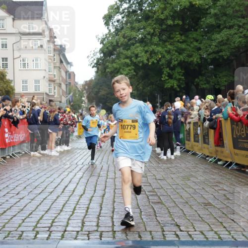 13.09.2026 - Kiel Lauf Yannick Fuchs http://msf.ph/oto/10279286 13.09.2026 08:52:18 Ziel 1647, 1809, 3178, 3871, 6937, 7034, 8477, 9381, 10102, 11752, 1210, 1572, 2015, 2020, 3392, 3538, 3557, 5169, 5580, 5810, 6205, 6372, 7171, 8477, 8543, 8700, 8736, 10826, 11448, 11608, 12102, 2613, 3782, 5075, 6517, 7881, 10396, 10779, 12460, 1210, 3779, 3901, 5130, 5580, 5976, 6532, 7521, 8538, 11448, 12467 meine-sportfotos.de