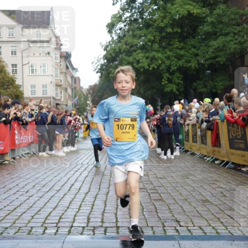 13.09.2026 - Kiel Lauf Yannick Fuchs http://msf.ph/oto/10279295 13.09.2026 08:52:18 Ziel 1647, 1809, 3178, 3871, 6937, 7034, 8477, 9381, 10102, 11752, 1210, 1572, 2015, 2020, 3392, 3538, 3557, 5169, 5580, 5810, 6205, 6372, 7171, 8477, 8543, 8700, 8736, 10826, 11448, 11608, 12102, 2613, 3782, 5075, 6517, 7881, 10396, 10779, 12460, 1210, 3779, 3901, 5130, 5580, 5976, 6532, 7521, 8538, 11448, 12467 meine-sportfotos.de