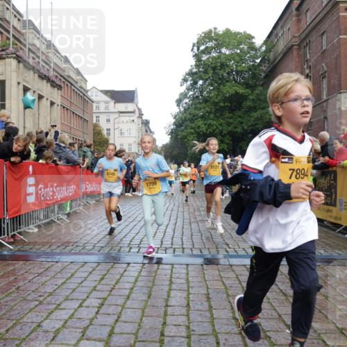 13.09.2026 - Kiel Lauf Yannick Fuchs http://msf.ph/oto/10279375 13.09.2026 08:52:24 Ziel 1647, 1809, 3871, 6517, 6937, 7881, 9381, 10102, 11752, 2015, 2020, 3178, 3392, 3538, 3557, 5810, 6205, 6372, 7034, 7171, 8477, 8543, 8700, 8736, 10826, 11608, 12102, 1799, 2613, 3782, 5075, 5121, 5334, 7894, 8745, 10396, 10779, 12460, 1210, 1572, 2020, 5169, 5580, 8543, 8700, 11448, 12102, 12467 meine-sportfotos.de