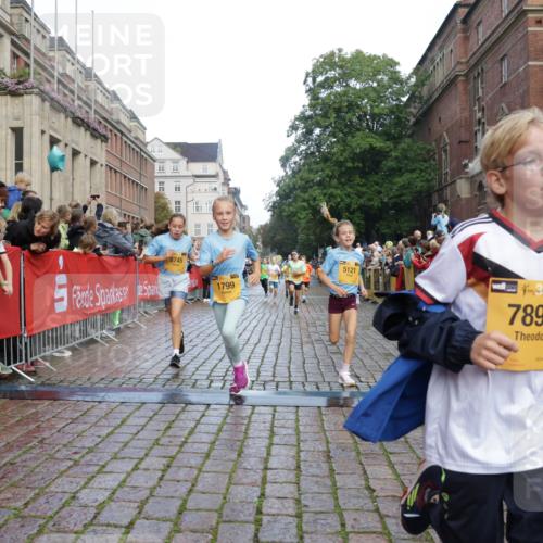 13.09.2026 - Kiel Lauf Yannick Fuchs http://msf.ph/oto/10279380 13.09.2026 08:52:24 Ziel 1647, 1809, 3871, 6517, 6937, 7881, 9381, 10102, 11752, 2015, 2020, 3178, 3392, 3538, 3557, 5810, 6205, 6372, 7034, 7171, 8477, 8543, 8700, 8736, 10826, 11608, 12102, 1799, 2613, 3782, 5075, 5121, 5334, 7894, 8745, 10396, 10779, 12460, 1210, 1572, 2020, 5169, 5580, 8543, 8700, 11448, 12102, 12467 meine-sportfotos.de
