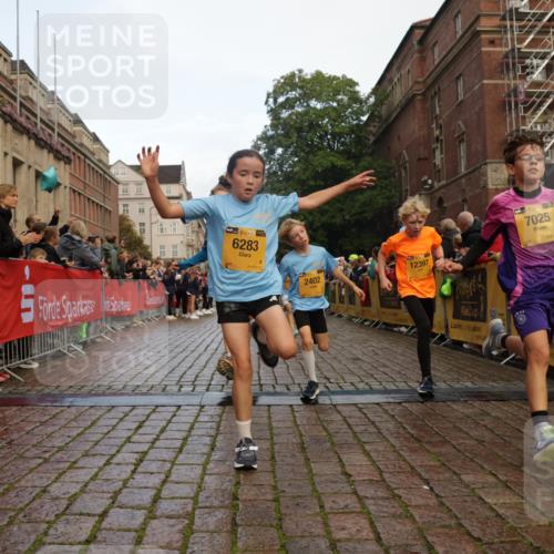 13.09.2026 - Kiel Lauf Yannick Fuchs http://msf.ph/oto/10279493 13.09.2026 08:52:33 Ziel 2613, 3782, 5075, 6517, 7881, 10396, 10779, 12460, 1647, 1809, 2015, 3178, 3392, 3538, 3557, 3871, 5810, 6372, 6937, 7034, 8477, 8736, 9381, 10102, 10826, 11608, 11752, 1799, 2402, 2609, 4158, 4668, 5121, 5147, 5334, 5405, 6210, 6283, 7025, 7423, 7611, 7894, 8745, 10414, 10991, 11248, 12397, 12454, 12488, 2020, 3392, 3538, 3557, 6205, 7171, 8543, 8700 meine-sportfotos.de