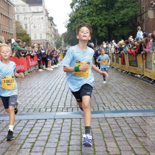 13.09.2026 - Kiel Lauf Yannick Fuchs http://msf.ph/oto/10279583 13.09.2026 08:52:40 Ziel 1799, 2613, 3782, 4158, 4668, 5075, 5121, 5334, 7894, 8745, 10396, 10779, 12460, 1647, 1809, 2015, 3178, 3782, 3871, 6517, 6937, 7034, 7881, 8477, 8736, 9381, 10102, 10826, 11752, 237, 1263, 2402, 2609, 5147, 5149, 5373, 5405, 6210, 6283, 7025, 7423, 7611, 10024, 10414, 10627, 10991, 11248, 11706, 12397, 12454, 12488, 2015, 3392, 3538, 3557, 5810, 6372, 8477, 8736, 10826, 11608 meine-sportfotos.de