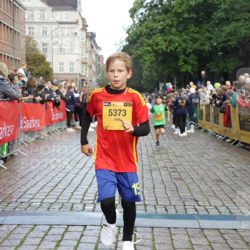 13.09.2026 - Kiel Lauf Yannick Fuchs http://msf.ph/oto/10279619 13.09.2026 08:52:44 Ziel 1799, 2402, 2609, 2613, 4158, 4668, 5121, 5334, 6283, 7025, 7423, 7894, 8745, 10414, 10779, 11248, 12397, 12454, 12460, 1647, 1809, 3178, 3782, 3871, 5075, 6517, 6937, 7034, 7881, 9381, 10102, 10396, 11752, 237, 1263, 5147, 5149, 5373, 5405, 6210, 6579, 7085, 7611, 8018, 8510, 10024, 10627, 10991, 11706, 12488, 2015, 3178, 5810, 6372, 7034, 8477, 8736, 10826, 11608 meine-sportfotos.de