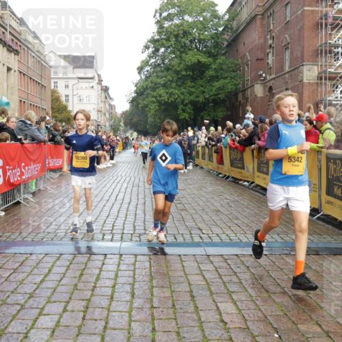 13.09.2026 - Kiel Lauf Yannick Fuchs http://msf.ph/oto/10279753 13.09.2026 08:52:52 Ziel 237, 2402, 2609, 4158, 4668, 5147, 5149, 5334, 5405, 6210, 6283, 7025, 7423, 7611, 10024, 10414, 10627, 10991, 11248, 11706, 12397, 12454, 12488, 1647, 1799, 1809, 2613, 3782, 5075, 5121, 6517, 6937, 7881, 7894, 8745, 9381, 10396, 10779, 11752, 12460, 1263, 4060, 4756, 5342, 5373, 5436, 6579, 7085, 8018, 8510, 8601, 10390, 3178, 3871, 6937, 7034, 10102, 11752 meine-sportfotos.de