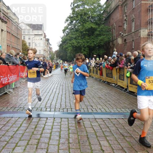 13.09.2026 - Kiel Lauf Yannick Fuchs http://msf.ph/oto/10279759 13.09.2026 08:52:52 Ziel 237, 2402, 2609, 4158, 4668, 5147, 5149, 5334, 5405, 6210, 6283, 7025, 7423, 7611, 10024, 10414, 10627, 10991, 11248, 11706, 12397, 12454, 12488, 1647, 1799, 1809, 2613, 3782, 5075, 5121, 6517, 6937, 7881, 7894, 8745, 9381, 10396, 10779, 11752, 12460, 1263, 4060, 4756, 5342, 5373, 5436, 6579, 7085, 8018, 8510, 8601, 10390, 3178, 3871, 6937, 7034, 10102, 11752 meine-sportfotos.de