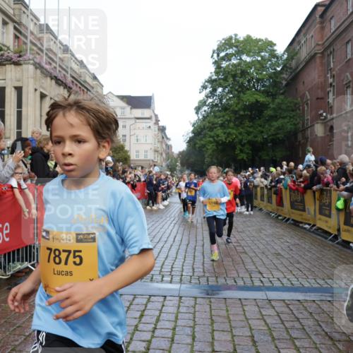 13.09.2026 - Kiel Lauf Yannick Fuchs http://msf.ph/oto/10279924 13.09.2026 08:53:05 Ziel 237, 1263, 4756, 5149, 5342, 5373, 6579, 7085, 8018, 8510, 8601, 10627, 11706, 1799, 2402, 2609, 2613, 3782, 4158, 4668, 5075, 5121, 5147, 5334, 5405, 6210, 6283, 7025, 7423, 7611, 7894, 8745, 10024, 10396, 10414, 10779, 10991, 11248, 12397, 12454, 12460, 12488, 347, 1919, 2570, 2743, 2985, 3316, 3419, 4060, 4291, 5284, 5344, 5436, 6103, 6846, 7170, 7875, 8095, 8541, 8819, 8947, 9410, 10390, 11455, 12168, 3782, 5075, 6517, 7881 meine-sportfotos.de