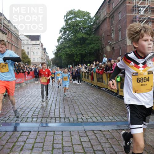 13.09.2026 - Kiel Lauf Yannick Fuchs http://msf.ph/oto/10280024 13.09.2026 08:53:12 Ziel 2985, 3316, 4060, 4756, 5342, 5436, 6103, 6579, 7085, 8018, 8510, 8541, 8601, 8819, 10390, 237, 1263, 1799, 2402, 2609, 2613, 4158, 4668, 5121, 5147, 5149, 5334, 5373, 5405, 6210, 6283, 6579, 7025, 7423, 7611, 7894, 8745, 10024, 10414, 10627, 10991, 11248, 11706, 12397, 12454, 12488, 347, 1159, 1919, 2570, 2614, 2743, 3210, 3328, 3419, 4291, 5177, 5284, 5344, 6846, 6894, 6979, 7170, 7240, 7635, 7875, 8095, 8857, 8947, 9410, 10122, 11455, 12168, 2613, 3782, 5075 meine-sportfotos.de