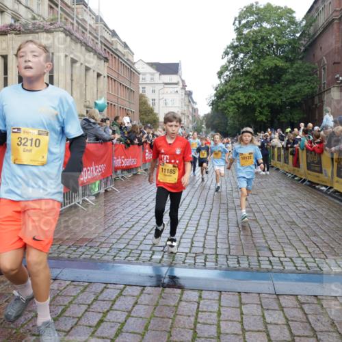 13.09.2026 - Kiel Lauf Yannick Fuchs http://msf.ph/oto/10280029 13.09.2026 08:53:12 Ziel 2985, 3316, 4060, 4756, 5342, 5436, 6103, 6579, 7085, 8018, 8510, 8541, 8601, 8819, 10390, 237, 1263, 1799, 2402, 2609, 2613, 4158, 4668, 5121, 5147, 5149, 5334, 5373, 5405, 6210, 6283, 6579, 7025, 7423, 7611, 7894, 8745, 10024, 10414, 10627, 10991, 11248, 11706, 12397, 12454, 12488, 347, 1159, 1919, 2570, 2614, 2743, 3210, 3328, 3419, 4291, 5177, 5284, 5344, 6846, 6894, 6979, 7170, 7240, 7635, 7875, 8095, 8857, 8947, 9410, 10122, 11455, 12168, 2613, 3782, 5075 meine-sportfotos.de