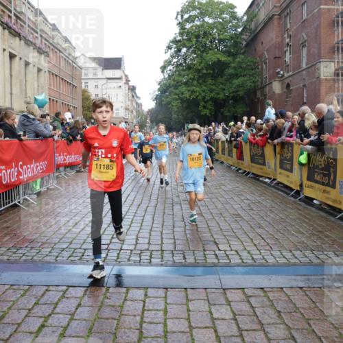 13.09.2026 - Kiel Lauf Yannick Fuchs http://msf.ph/oto/10280035 13.09.2026 08:53:12 Ziel 2985, 3316, 4060, 4756, 5342, 5436, 6103, 6579, 7085, 8018, 8510, 8541, 8601, 8819, 10390, 237, 1263, 1799, 2402, 2609, 2613, 4158, 4668, 5121, 5147, 5149, 5334, 5373, 5405, 6210, 6283, 6579, 7025, 7423, 7611, 7894, 8745, 10024, 10414, 10627, 10991, 11248, 11706, 12397, 12454, 12488, 347, 1159, 1919, 2570, 2614, 2743, 3210, 3328, 3419, 4291, 5177, 5284, 5344, 6846, 6894, 6979, 7170, 7240, 7635, 7875, 8095, 8857, 8947, 9410, 10122, 11455, 12168, 2613, 3782, 5075 meine-sportfotos.de
