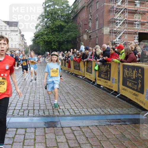 13.09.2026 - Kiel Lauf Yannick Fuchs http://msf.ph/oto/10280043 13.09.2026 08:53:13 Ziel 2985, 3316, 3419, 4060, 4756, 5342, 5436, 6103, 7085, 8018, 8510, 8541, 8601, 8819, 10390, 237, 1263, 1799, 2402, 2609, 4158, 4668, 5121, 5147, 5149, 5334, 5373, 5405, 6210, 6283, 6579, 7025, 7085, 7423, 7611, 7894, 8745, 10024, 10414, 10627, 10991, 11248, 11706, 12397, 12454, 12488, 347, 1159, 1919, 2016, 2570, 2614, 2743, 3210, 3328, 4291, 5177, 5284, 5344, 6846, 6894, 6979, 7170, 7240, 7635, 7875, 8095, 8857, 8947, 9410, 10122, 11455, 12168, 2613, 5075 meine-sportfotos.de