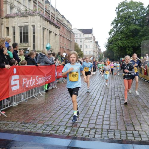 13.09.2026 - Kiel Lauf Yannick Fuchs http://msf.ph/oto/10280137 13.09.2026 08:53:19 Ziel 347, 1919, 2570, 2743, 2985, 3316, 3419, 4060, 4291, 5284, 5436, 6103, 7170, 7875, 8095, 8541, 8819, 8947, 10390, 12168, 237, 1263, 2402, 2609, 4158, 4668, 4756, 5147, 5149, 5342, 5373, 5405, 6210, 6283, 6579, 7025, 7085, 7423, 7611, 8018, 8510, 8601, 10024, 10414, 10627, 10991, 11248, 11706, 12397, 12454, 12488, 888, 1159, 2016, 2614, 3210, 3328, 5177, 5344, 5455, 6004, 6846, 6894, 6979, 7240, 7635, 8525, 8857, 9410, 9816, 10122, 11455, 2613 meine-sportfotos.de
